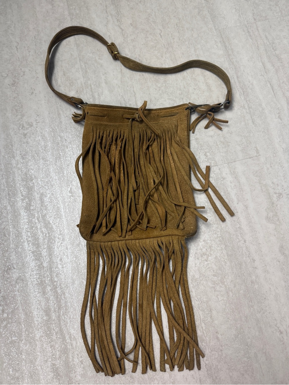 Vintage suede fringe crossbody bag 70's Bohemian hippie flower child style